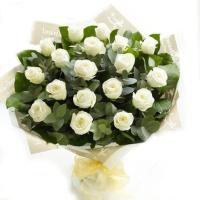 18 White Roses